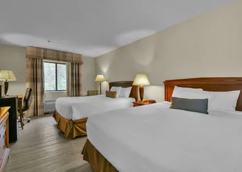 Baymont by Wyndham Zanesville hotel thumbnail 5