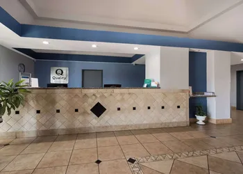 Quality Inn & Suites Oklahoma City North hotel thumbnail 2