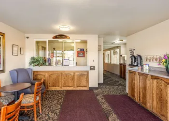 Americas Best Value Inn Burns hotel thumbnail 3