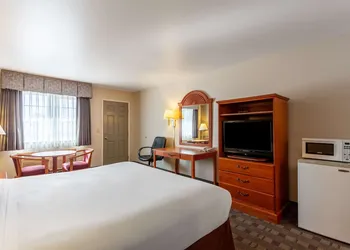 Americas Best Value Inn Burns hotel thumbnail 8