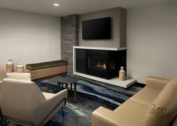 Fairfield Inn & Suites by Marriott Lake Oswego hotel thumbnail 2
