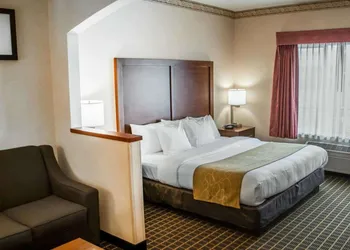 Comfort Suites Portland Southwest hotel thumbnail 8