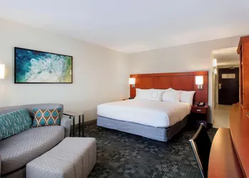 Courtyard by Marriott Myrtle Beach Barefoot Landing hotel thumbnail 5