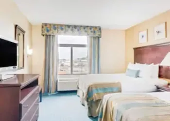 Wingate by Wyndham - York hotel thumbnail 3