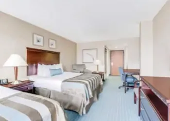Wingate by Wyndham - York hotel thumbnail 4