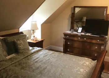 Edgewood Manor hotel thumbnail 3