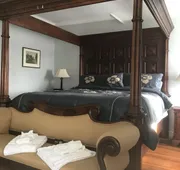 Edgewood Manor hotel detail image 5