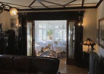 Edgewood Manor hotel thumbnail 8