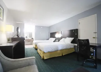 Greenville Inn and Suites hotel thumbnail 6