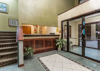Super 8 by Wyndham Piedmont Greenville Area hotel thumbnail 2