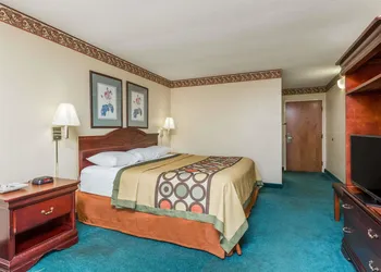 Super 8 by Wyndham Piedmont Greenville Area hotel thumbnail 5