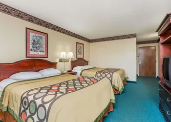 Super 8 by Wyndham Piedmont Greenville Area hotel thumbnail 6