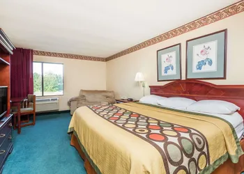 Super 8 by Wyndham Piedmont Greenville Area hotel thumbnail 7