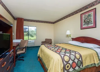 Super 8 by Wyndham Piedmont Greenville Area hotel thumbnail 8