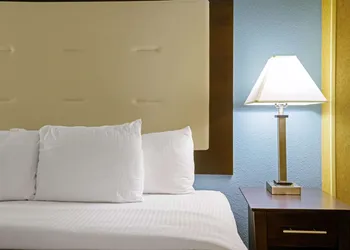 La Quinta Inn by Wyndham Columbia SE / Fort Jackson hotel thumbnail 4
