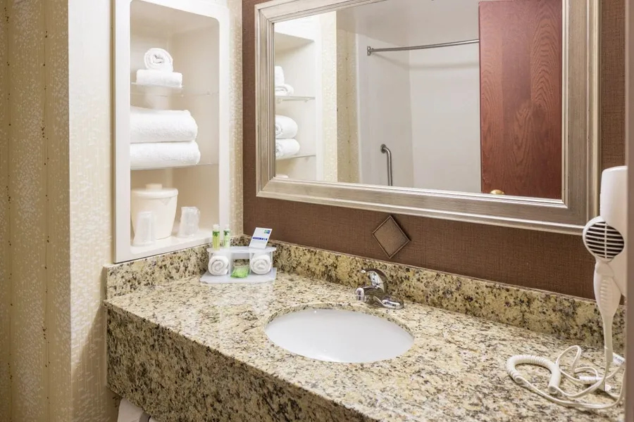 Holiday Inn Express I-26 & Us 29 At Westgate Mall by IHG hotel detail image 2