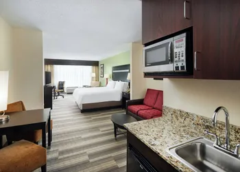 Holiday Inn Express I-26 & Us 29 At Westgate Mall by IHG hotel thumbnail 3