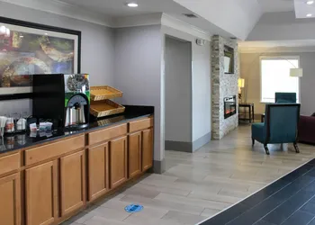 Quality Inn Crossville Near Cumberland Mountain State Park hotel thumbnail 3