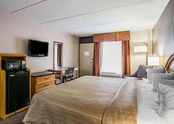 Quality Inn Hartsville hotel thumbnail 8