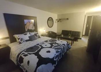 The Suite Inn hotel thumbnail 5