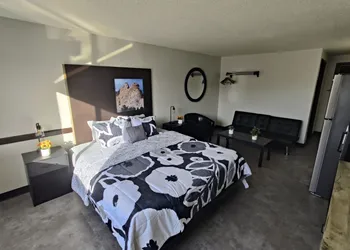 The Suite Inn hotel thumbnail 6