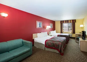 Ramada by Wyndham Sioux Falls hotel thumbnail 6