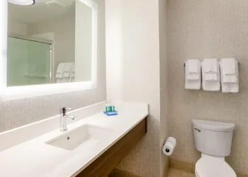 Holiday Inn Exp Walterboro by IHG hotel thumbnail 5