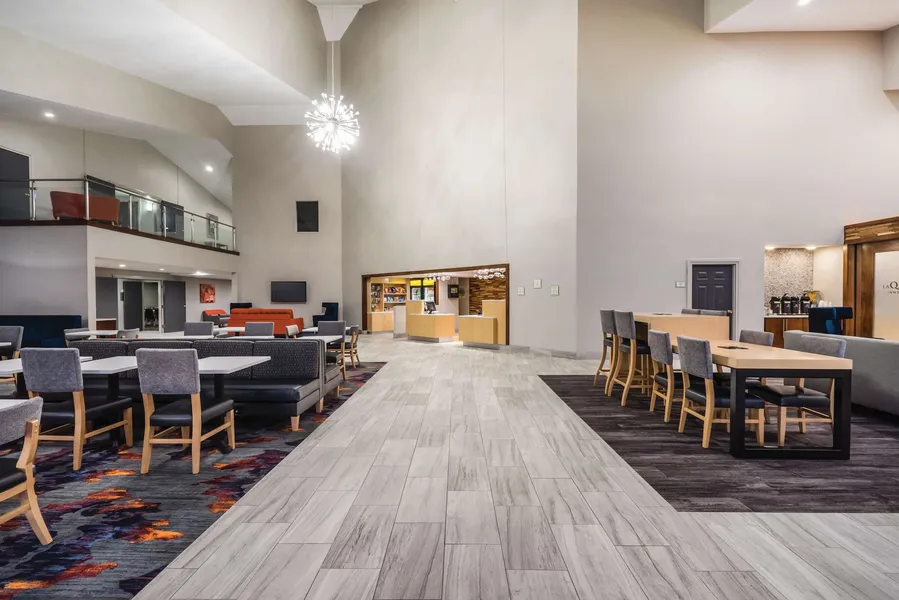La Quinta Inn & Suites by Wyndham Chattanooga-Hamilton Place hotel detail image 6