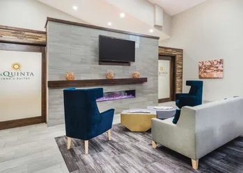 La Quinta Inn & Suites by Wyndham Chattanooga-Hamilton Place hotel thumbnail 2