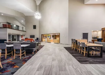 La Quinta Inn & Suites by Wyndham Chattanooga-Hamilton Place hotel thumbnail 6
