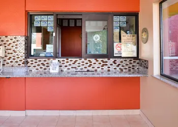 Americas Best Value Inn Baytown hotel thumbnail 2