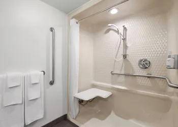 Garner Hotel Pigeon Forge Downtown by IHG hotel thumbnail 5