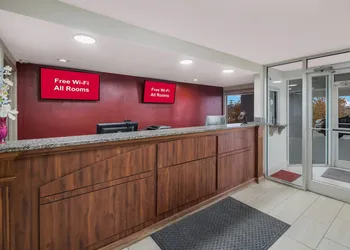 Red Roof Inn & Suites Jackson, TN hotel thumbnail 6