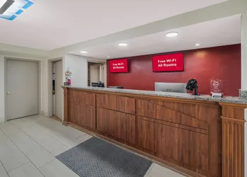 Red Roof Inn & Suites Jackson, TN hotel thumbnail 5