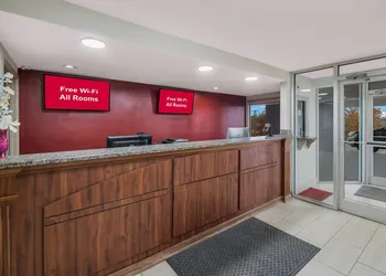 Red Roof Inn & Suites Jackson, TN hotel thumbnail 6