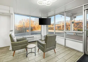 Super 8 by Wyndham Kingsport /I-81 hotel thumbnail 7