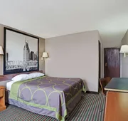 Super 8 by Wyndham Nashville/ Dntn/ Opryland Area hotel detail image 3