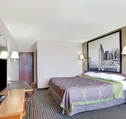 Super 8 by Wyndham Nashville/ Dntn/ Opryland Area hotel detail image 4