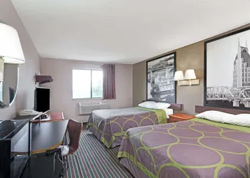 Super 8 by Wyndham Nashville/ Dntn/ Opryland Area hotel thumbnail 5