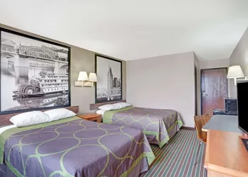 Super 8 by Wyndham Nashville/ Dntn/ Opryland Area hotel thumbnail 8