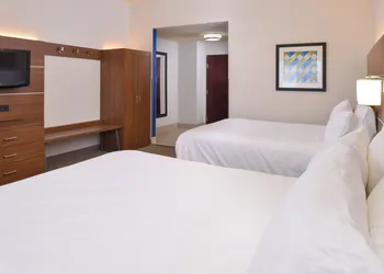 Holiday Inn Express & Suites Abilene by IHG hotel thumbnail 7