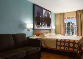 Super 8 by Wyndham Austin Downtown/Capitol Area hotel thumbnail 6