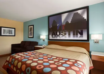 Super 8 by Wyndham Austin Downtown/Capitol Area hotel thumbnail 7