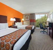 Howard Johnson by Wyndham Arlington Ballpark / Six Flags hotel detail image 4