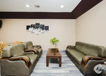 Sapphire Inn & Suites hotel thumbnail 2