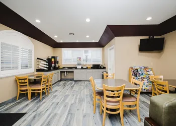 Sapphire Inn & Suites hotel thumbnail 4