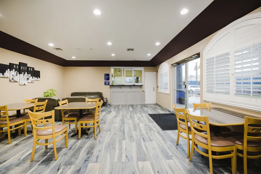 Sapphire Inn & Suites hotel detail image 6