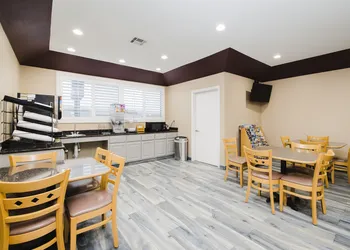 Sapphire Inn & Suites hotel thumbnail 8