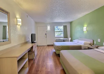 Motel 6 Austin, TX - Central Downtown UT hotel thumbnail 6