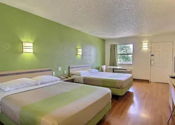 Motel 6 Austin, TX - Central Downtown UT hotel thumbnail 7
